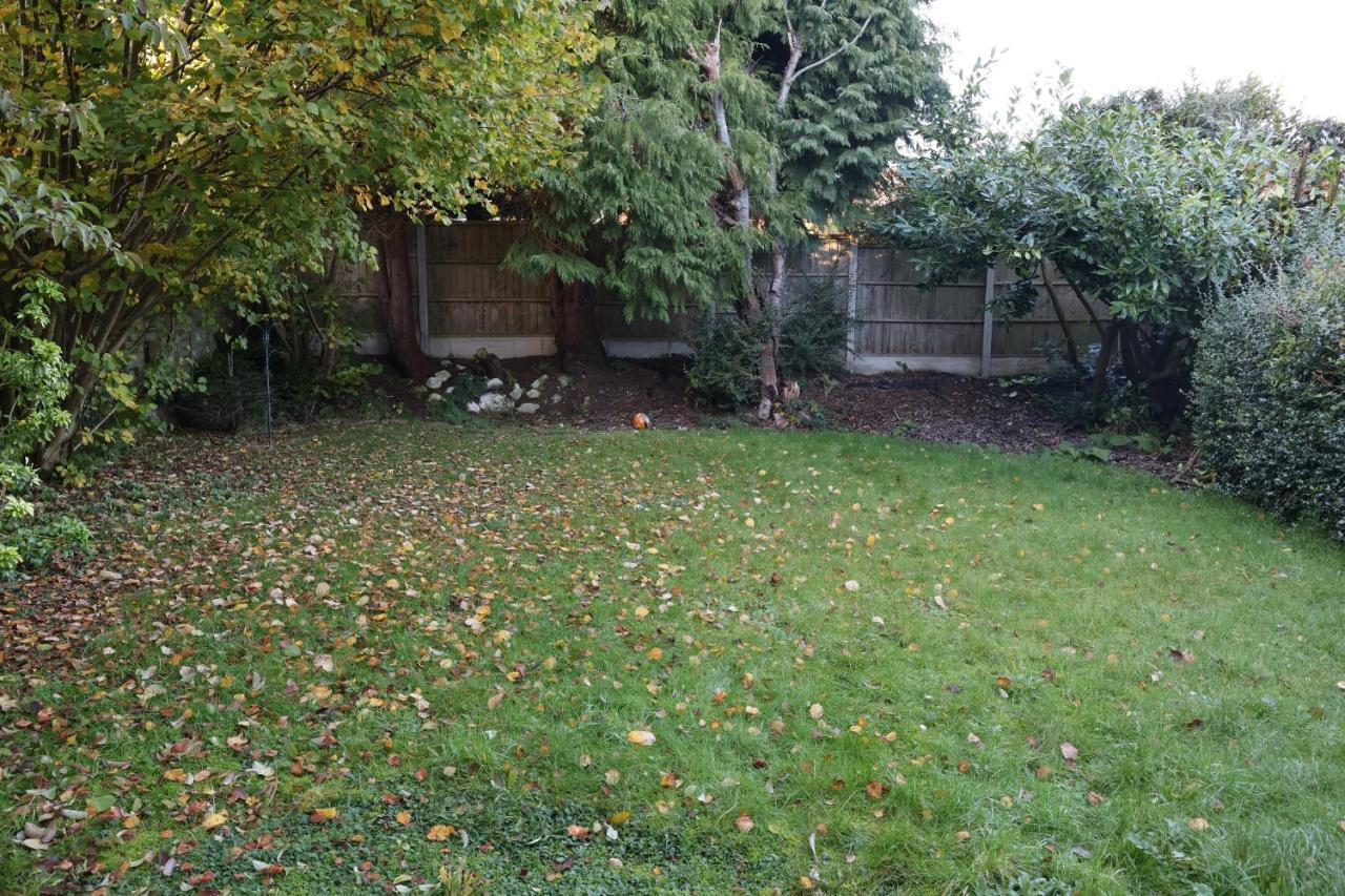 Holiday home Spacious 4 Bed Near Nec, Jlr & Airport Parking For 3 Cars Ideal For Contractors! *